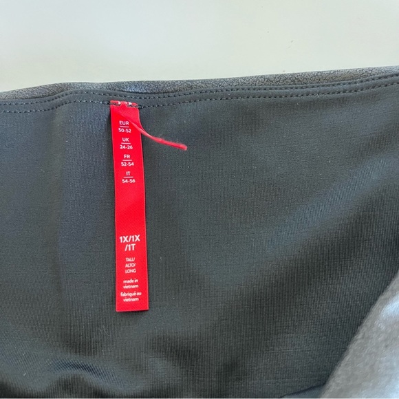 SPANXshape™ Faux Leather Black Metallic Leggings - Picture 4 of 11